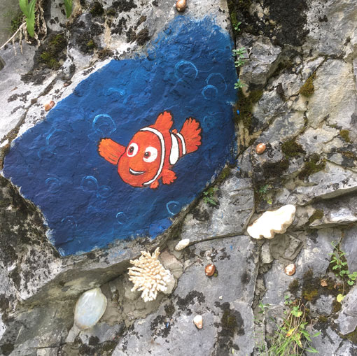 Nemo, peinture sur rochers