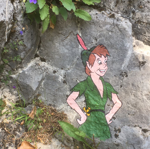 Peter Pan, peinture sur rochers